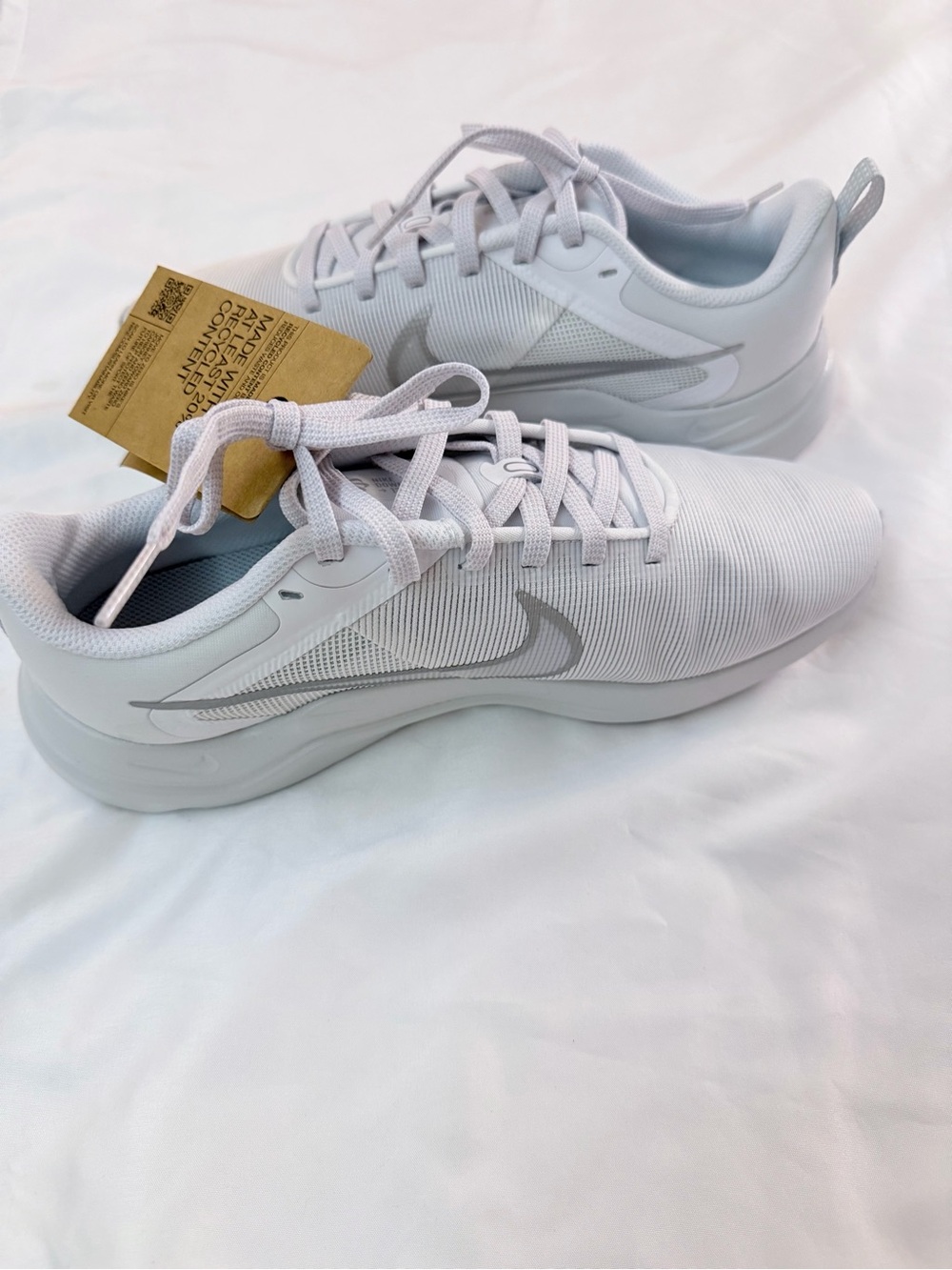 Nike Women's Light Gray & White Low-Top Athletic Sneakers